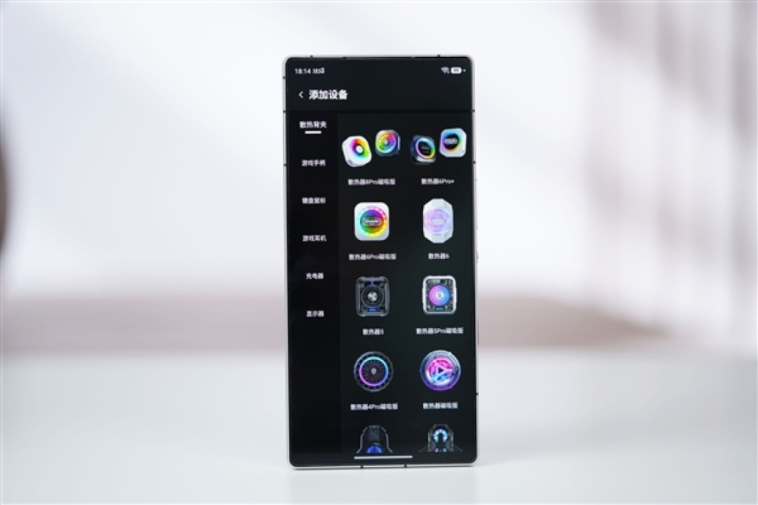 行业首款185Hz全面屏+RGB水冷!红魔12 Pro+图赏