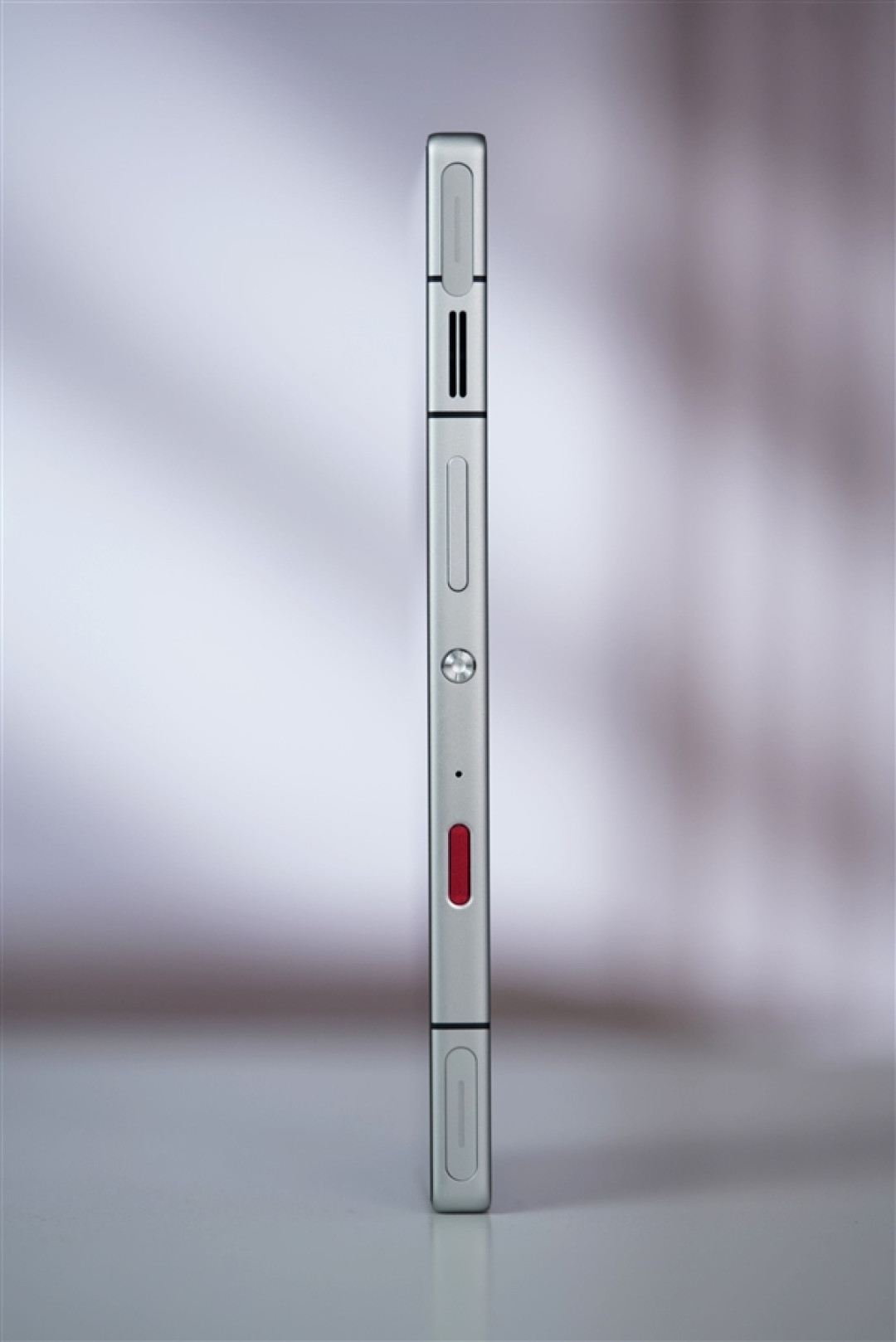行业首款185Hz全面屏+RGB水冷!红魔12 Pro+图赏