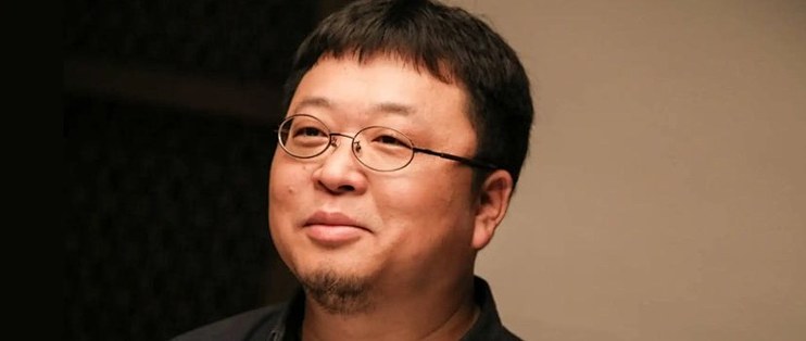 发霉的凳子，砸了老罗的招牌、
