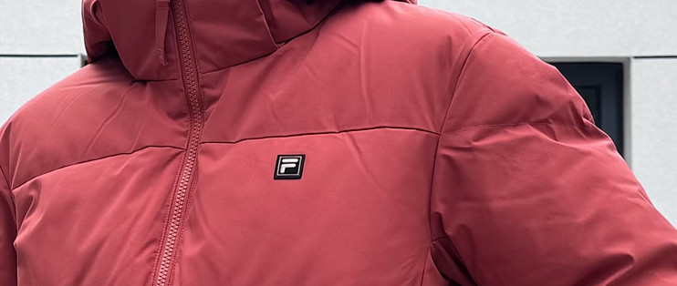 FILA暖肤鹅绒羽绒服｜罗曷尼红太显质感