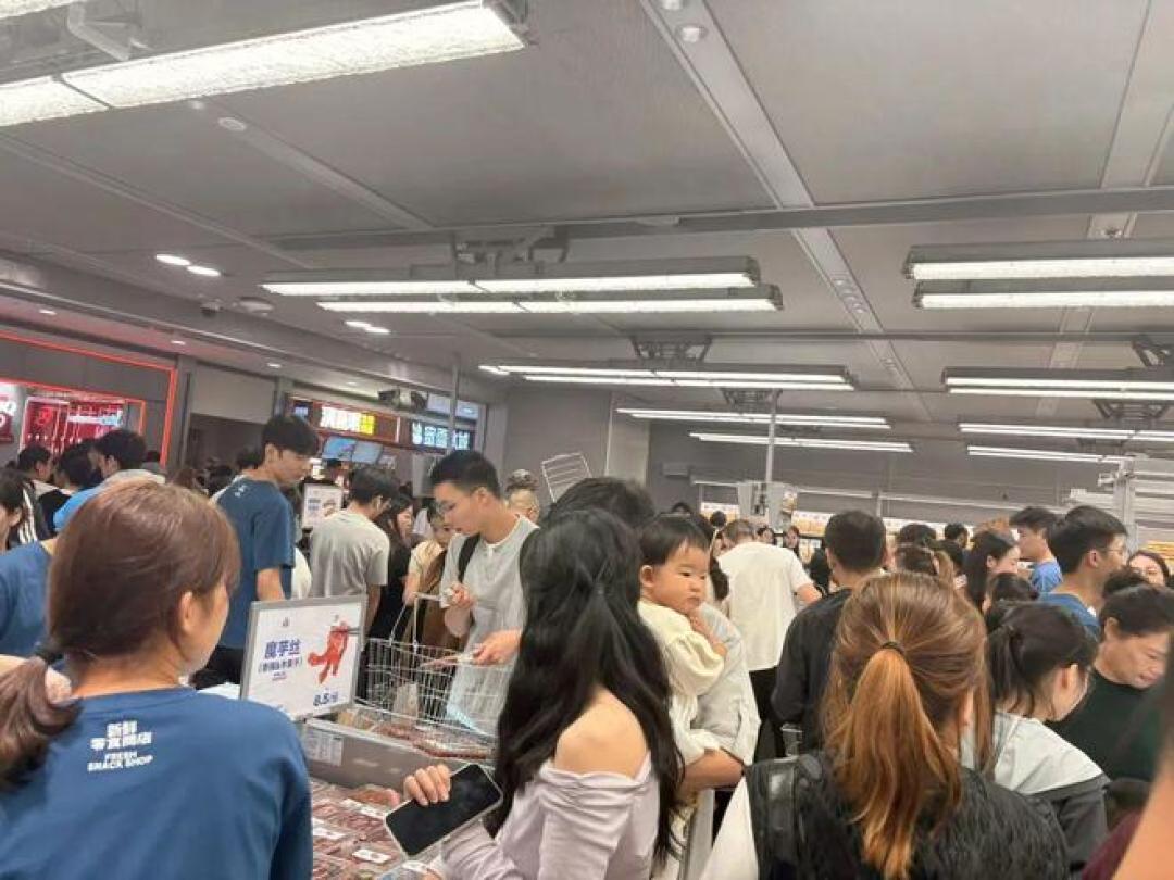 伪造生产日期赔1200万,金粒门照样排队百人:你买的“新鲜”有几分真