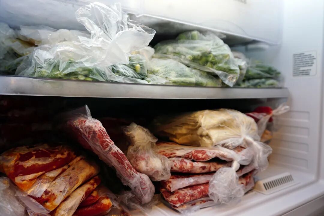 妈妈冰箱里那袋比她儿子还老的肉：别急着清空，先数化冻几次