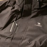 通勤抗冻又体面：骆驼三合一冲锋衣，秋冬上班告别臃肿。