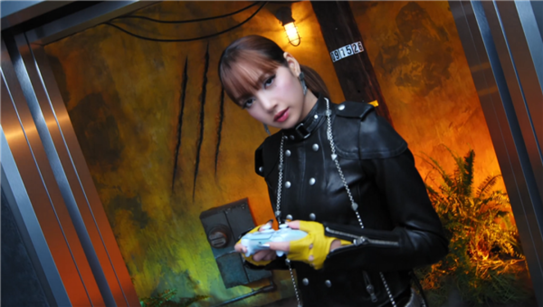 韩团女星Lisa亲自展示!索尼PS5联名手柄国行版10月30日上市:639元