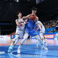 北京男篮战胜广东男篮关键回合拆解：防守反击如何锁定胜局