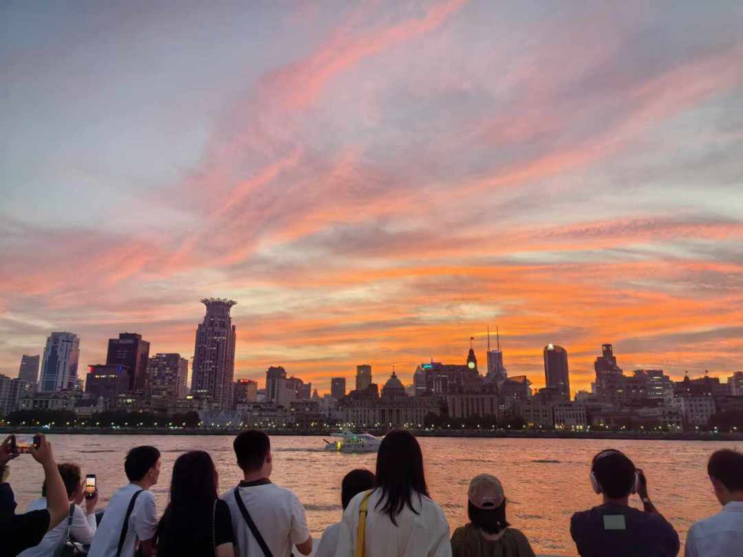 带娃和外婆登高看上海,值不值?3个观景台和免费点排成一笔账