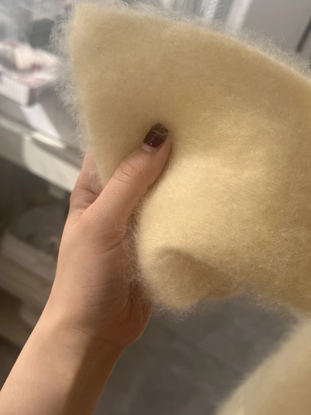 羊毛大衣,干洗还是在家洗?翻车了别急着买还原剂,先看看还救不救得回来