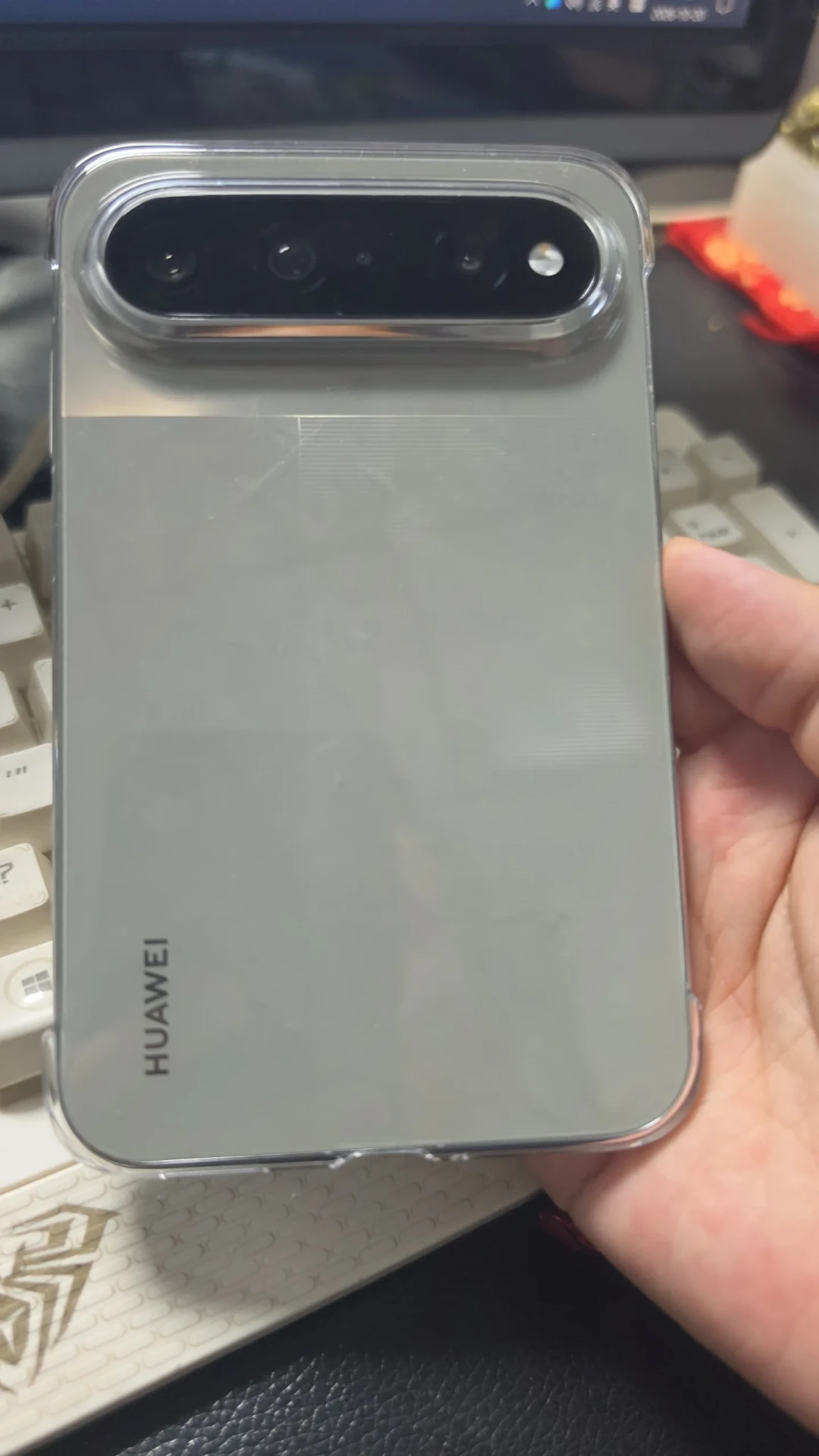 『Mate90的9050Pro全卖断货』撞上『X View二手还在溢价』：双11前犹豫换哪台华为的党，下单前先把价梯、溢价、库存这三本账对完