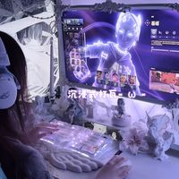 鸣潮频录装置音箱今晚开启预售，胡桃木与毛绒电竞房实拍桌面直接抄 | 创意桌搭10.20日报