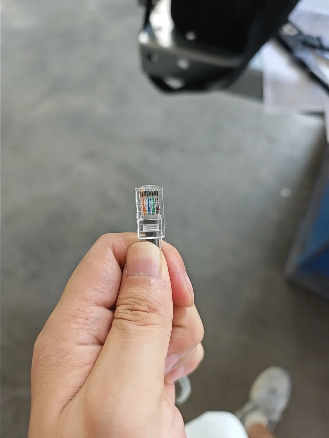 你多半用不上七类网线：家用六类就够，更别买假的