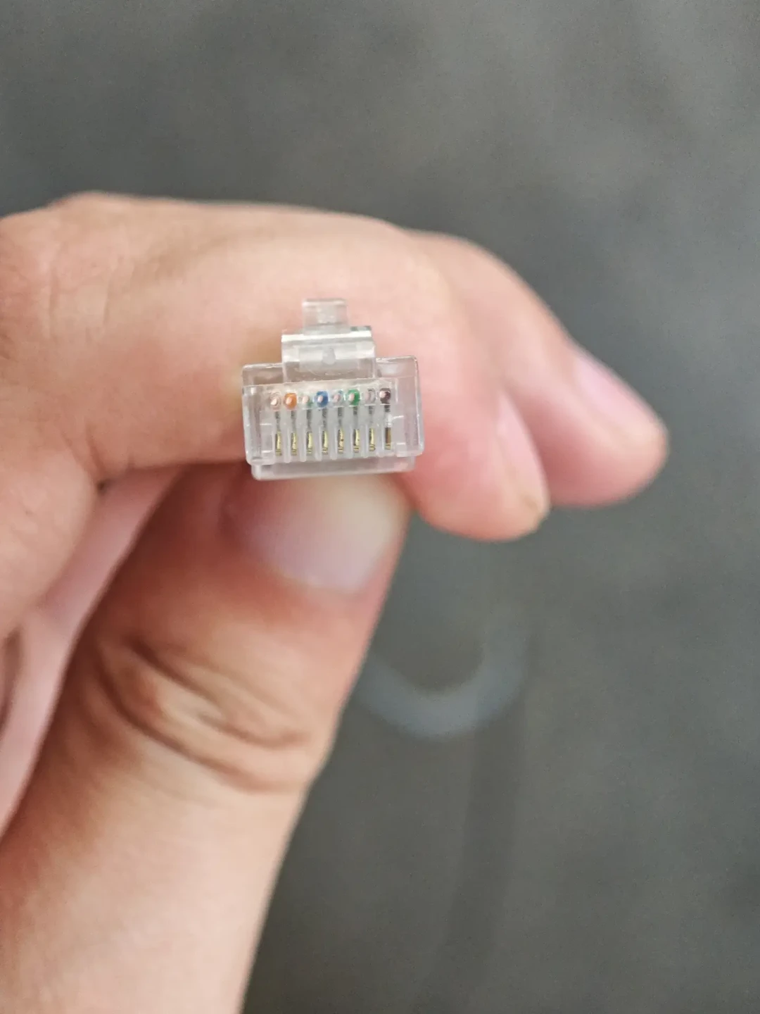 你多半用不上七类网线：家用六类就够，更别买假的