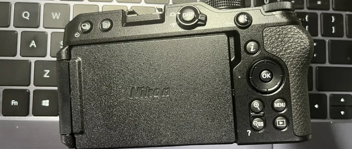 Z30六天跌500、佳能补货反而更贵：双11相机这3种价签别盲信