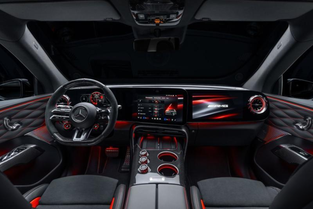 AMG首款自研纯电成了SUV,1169匹,连声浪都是采样来的