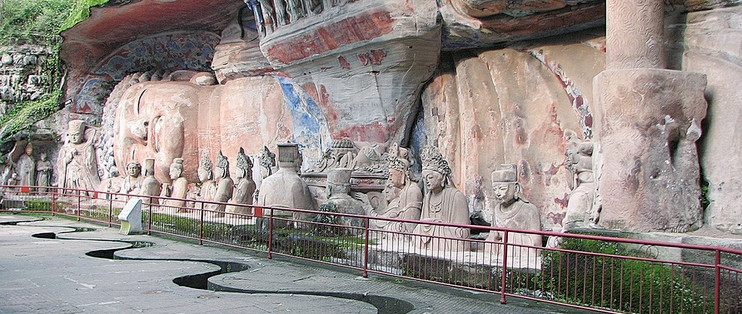 大足石刻一天怎么玩：830只手和只刻半身的卧佛
