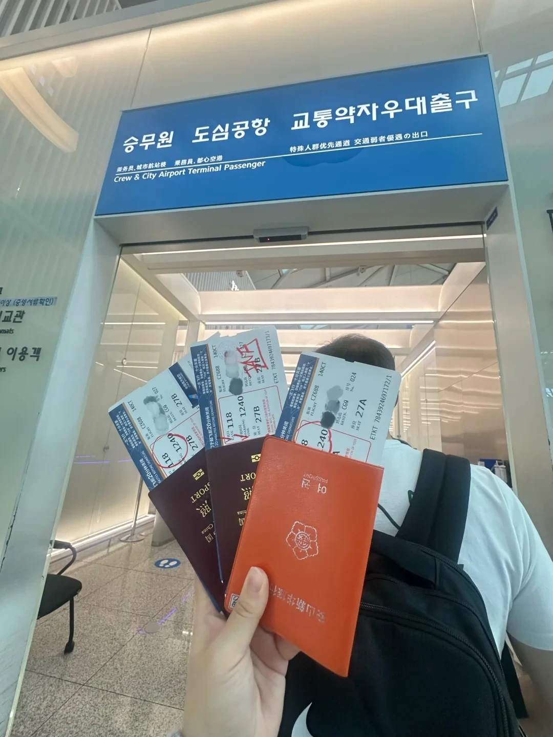 推车能带进客舱吗,还是得托运?带娃乘机前先弄懂规则