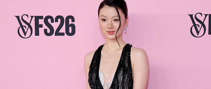 单依纯拿下维密代言：那张 "纯欲高级脸" 不是天生的，是养出来的