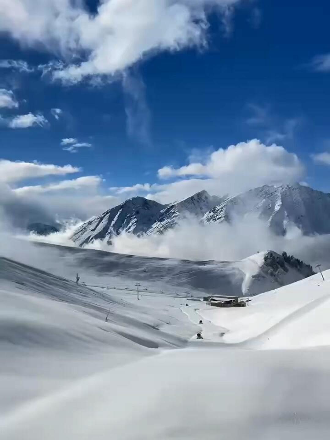 全国最早开板!可可托海已经开滑,阿勒泰雪季120元起,去哪个山?