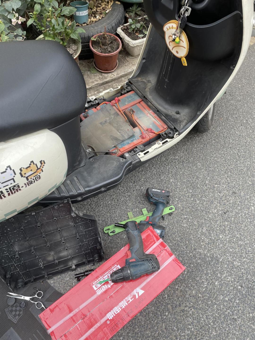 天冷了,电动车“蔫”了:续航最多掉一半,先别急着换电池
