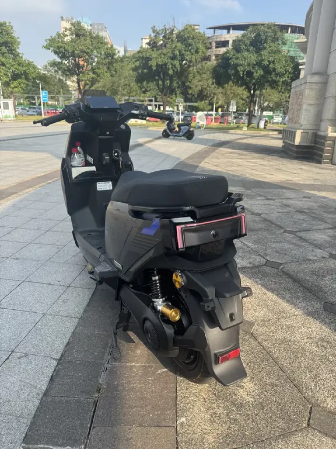 雅迪把电摩卖到一万一千八:翻完3位星舰车主的维修流水账,双11提车前,验车、留证、退换三笔账先算清