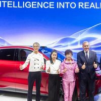 比亚迪腾势亮相巴黎车展 技术出海点亮全球