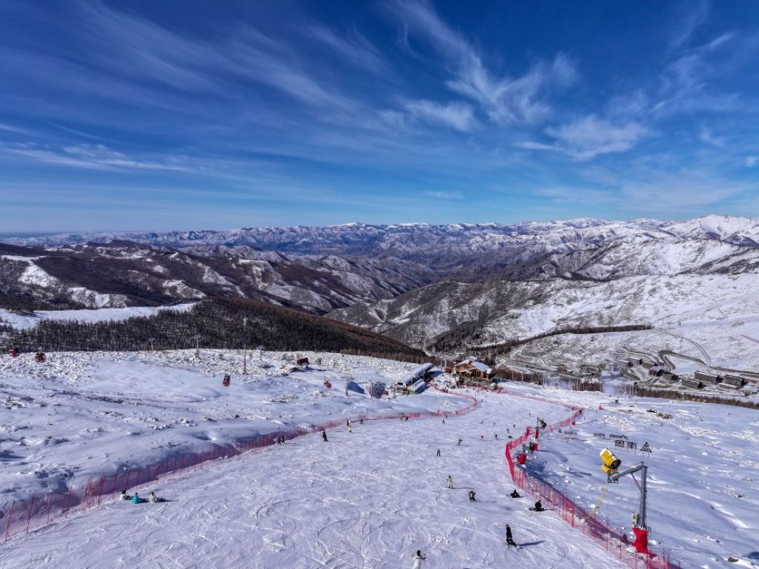 可可托海抢下全国第一板:机票能换免费雪票,自驾3条硬门槛先看清
