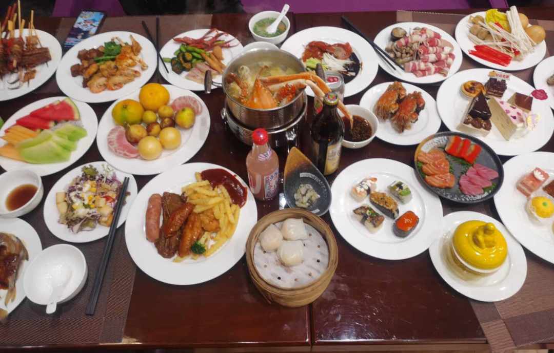 高星酒店双11集体卖“吃”:12条城市自助餐券的官方价与转卖价对完,囤券先过四道墙、算清两笔账