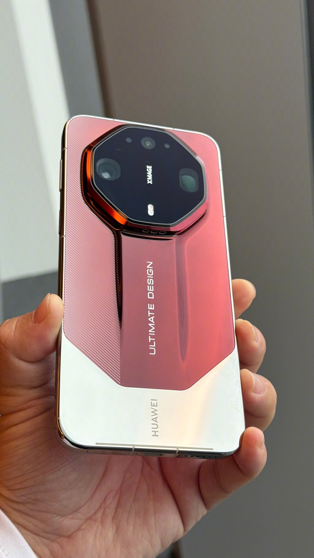 「二手Mate90和80ProMax一个价」撞上「90标准版和80Pro同款芯」:蹲双11换机的老Mate党,锁单前先把价梯、芯片分层、鸿蒙适配这三本账对完