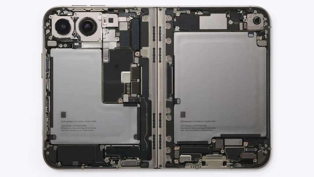 iPhone Duo电池容量终于摊牌:4883mAh,但真正该看的是2962+1921的拆法和那条44小时