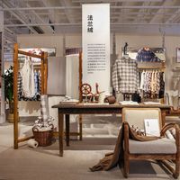 「服装直降15%、双层纱睡衣193一套」撞上「羊毛裙一小时全码断货、生活类不降不叠券」：双11的MUJI补货对账党，11.10返场前先对完机制、价梯、平替这三本账