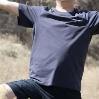 不粘人速干T恤 薄是它的特点也是争议点