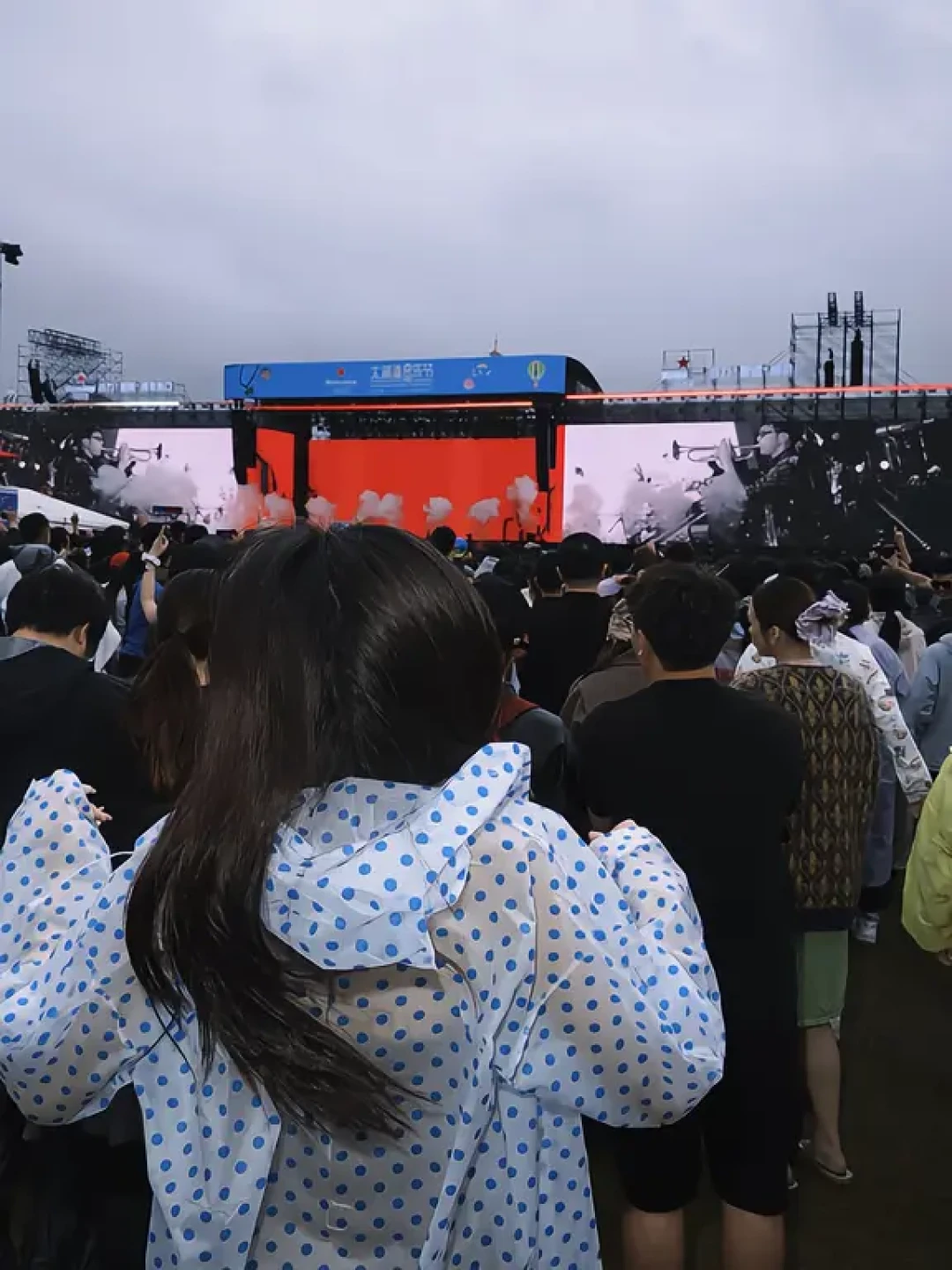 鸟巢暴雨又上热搜:秋冬体育场门票,先看