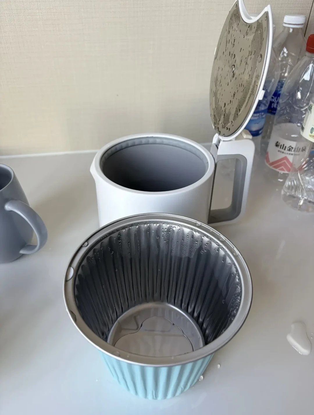 荧光笔一照就翻车:住高星酒店,先做这3分钟自查
