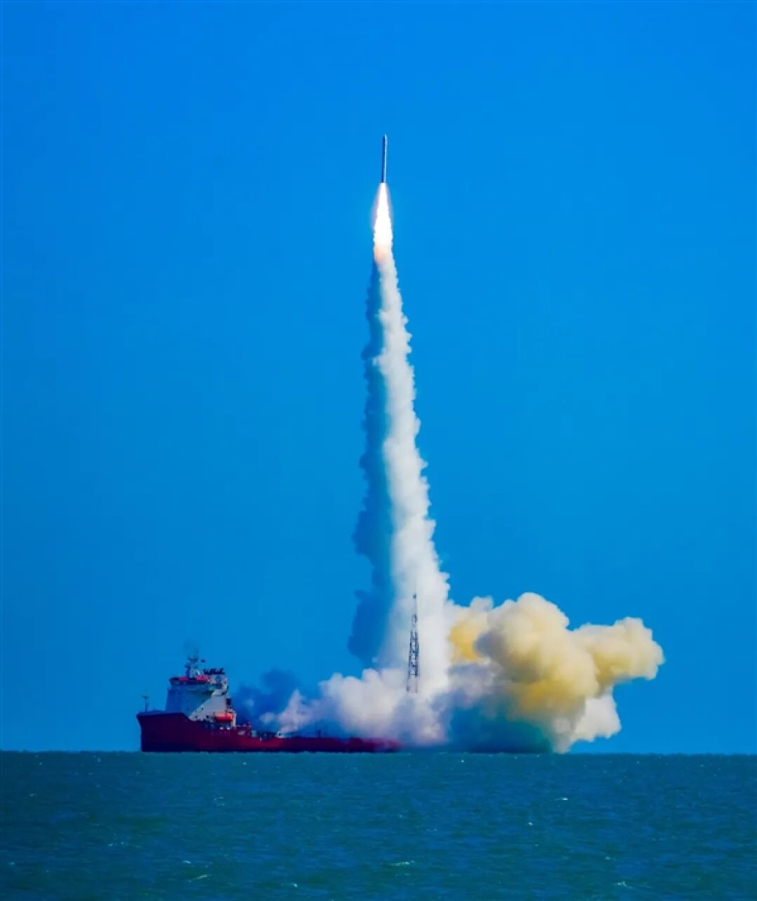 我国首次实现陆地指挥海上发射!谷神星一号海射型遥八运载火箭发射成功