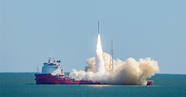 我国首次实现陆地指挥海上发射！谷神星一号海射型遥八运载火箭发射成功