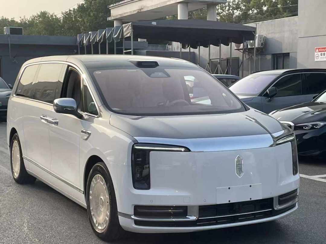 小米SU9 LUX商标落地:喊