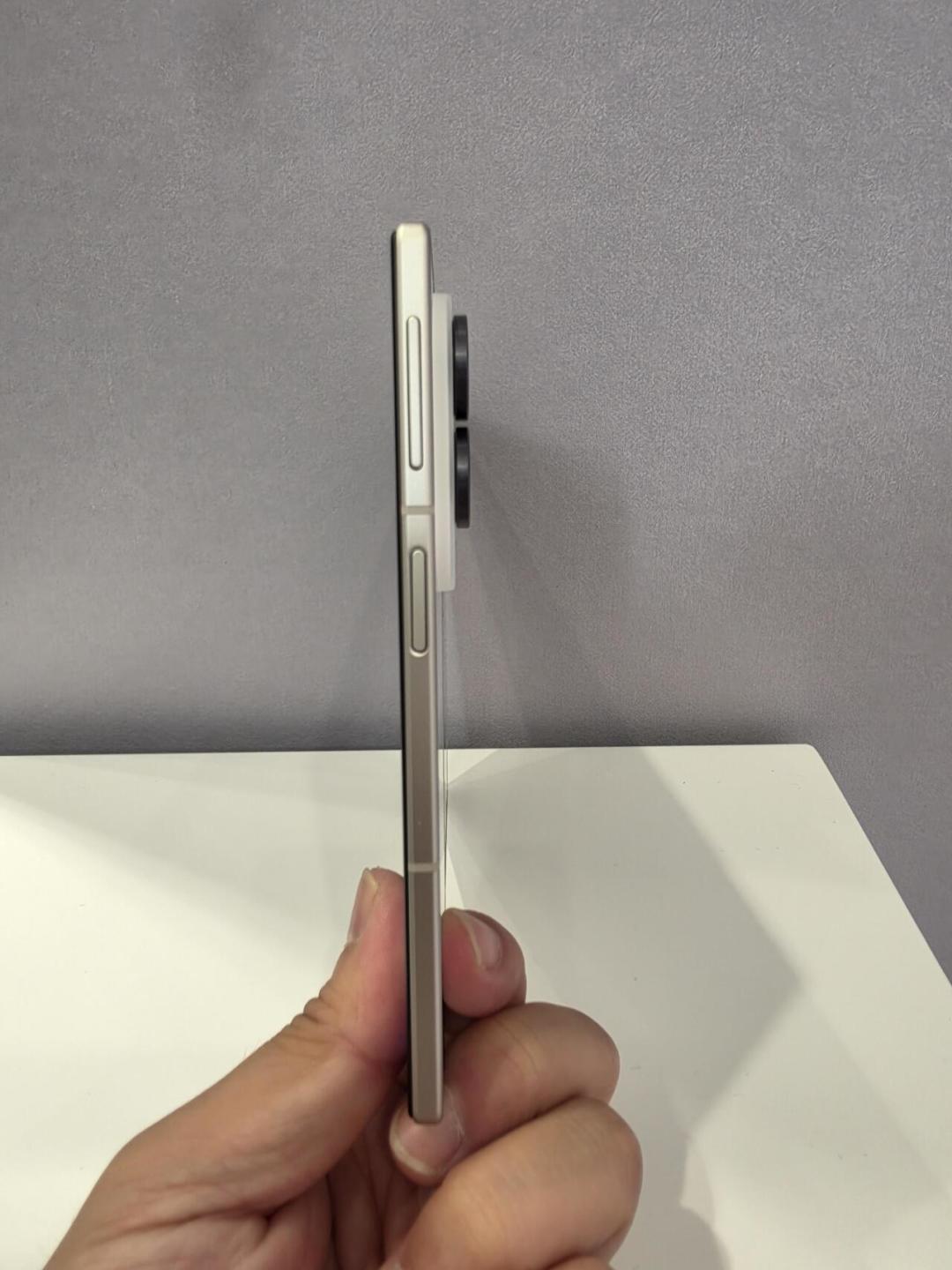 iPhone 18屏幕开奖:有人倒手7台就为三星屏,其实你不必