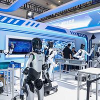 宁德时代回应行业需求担忧：2027年需求可期，现在买新能源车该出手还是再等待？