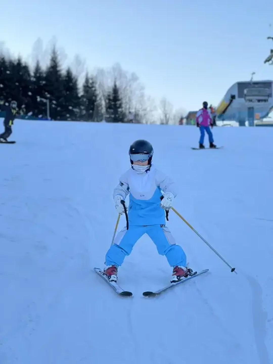 带4岁娃的第一个雪季:长白山、北海道、罗瓦涅米,我比完了