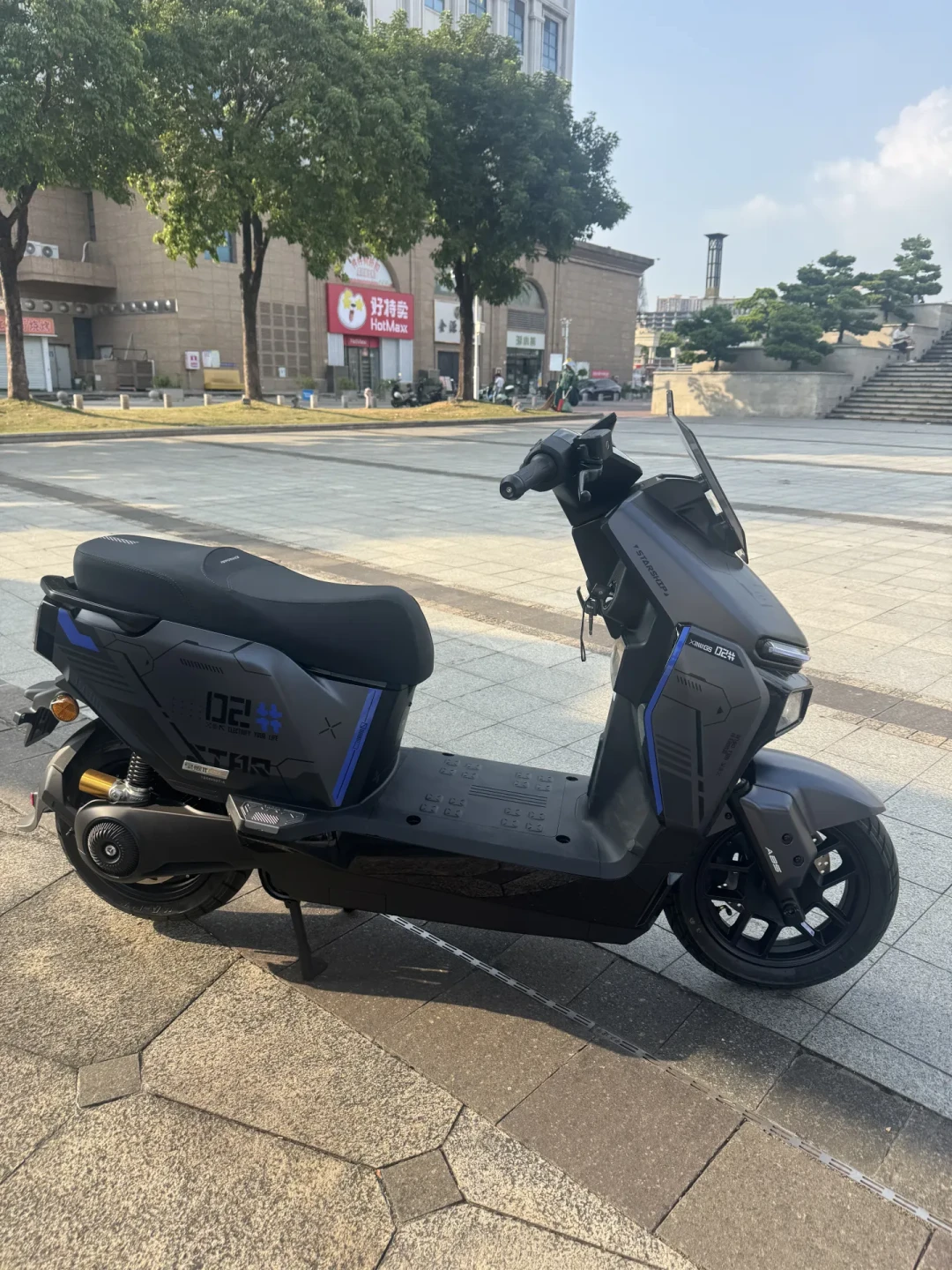 两万的雅迪星舰,电池单独报价一万出头:“半固态”的溢价到底买了什么,双11下单前给你算清楚