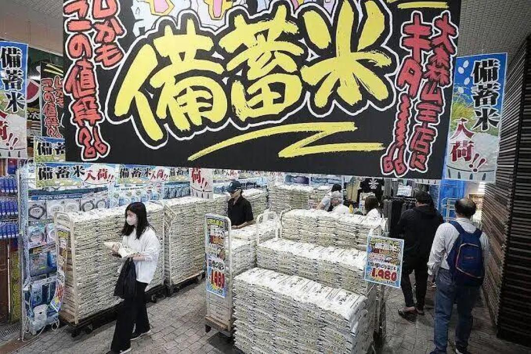 日本今年超2万种食品涨价,饭团反而降价了,套路藏在米里