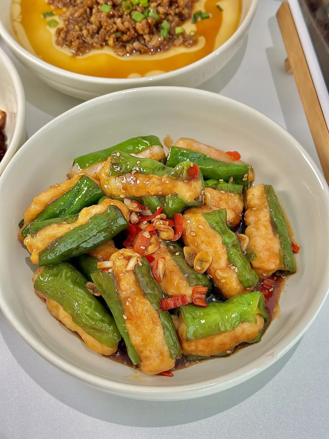 74个赞的帖子堆出1355条评论:对完漂亮饭的三笔账,这笔钱到底该谁花