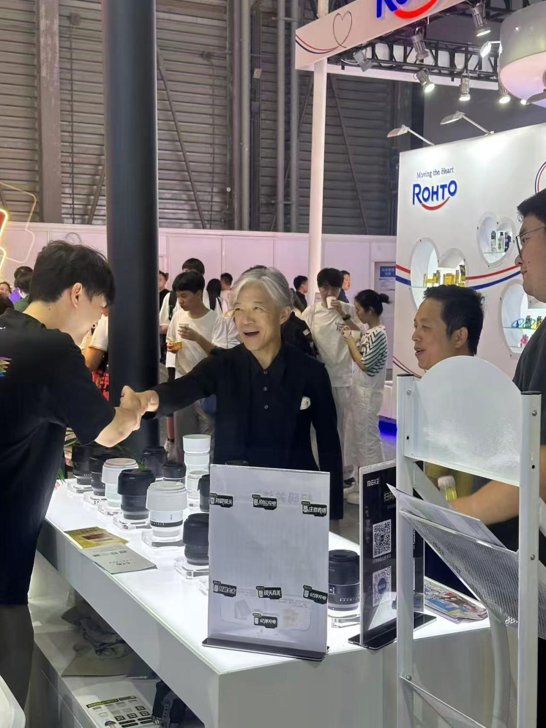 499元的自动85、被宣告无效的卡口专利：双11抄底国产镜头前，先看这张价带图