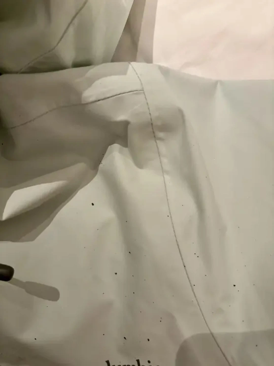 没怎么背的小鹰,正在衣柜里悄悄掉渣:双11前,我把20来篇老化帖的换与修这笔账对完了