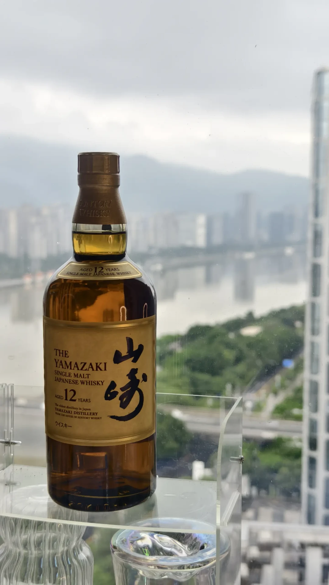 三得利推 280 元的 51%“世界调和”：波摩、拉弗格原酒在瓶里但比例没写——喊平替之前，先看它这七年