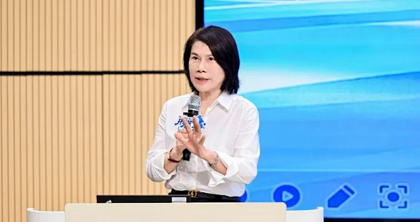 72岁董明珠：有人喊我奶奶 我很不开心 人老不老要看内心有没有梦想