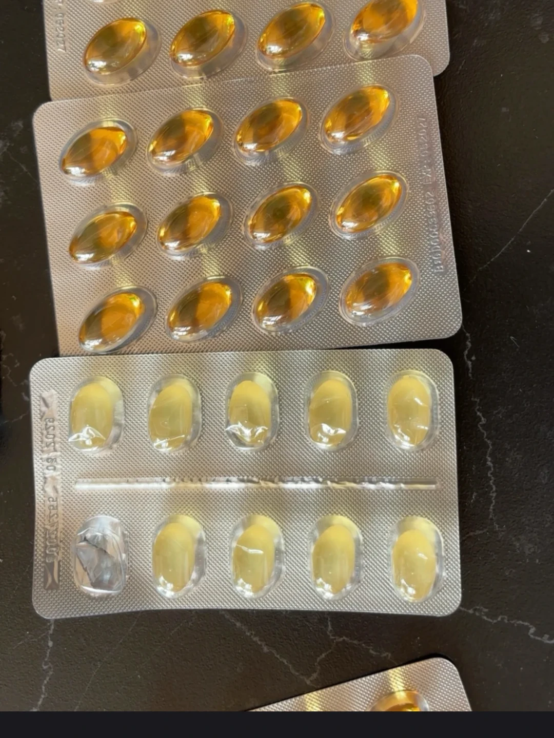 双11拜耳鱼油二选一:水晶还是红心?先看EPA毫克数,别先看脸色
