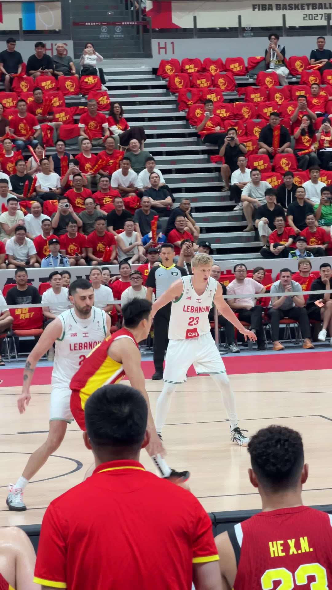 89:90到77:97：13个月，20分的落差，中国男篮这笔账不能只算