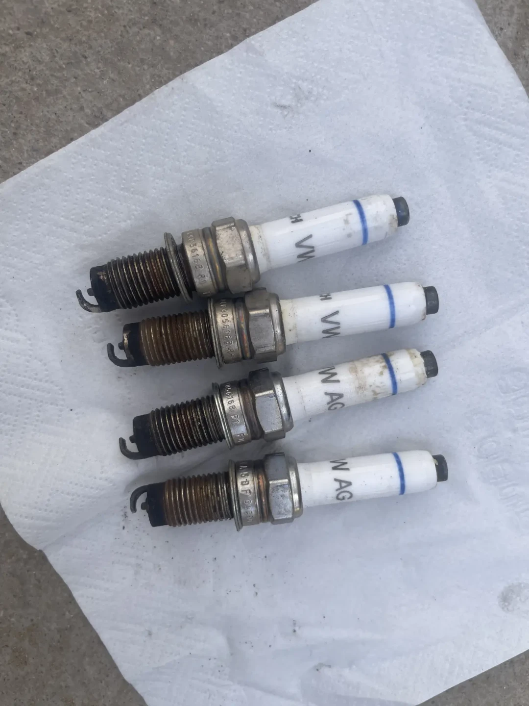贵的火花塞换完，车反而更费油还顿挫？先别急着骂假货，查一下热值