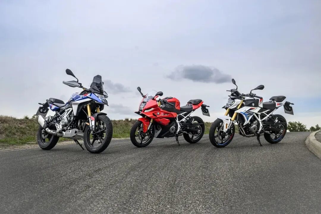 宝马F450RR海外上市,国内预计7万+:先别急着等,前代310RR落地5万,如今二手只剩一万多