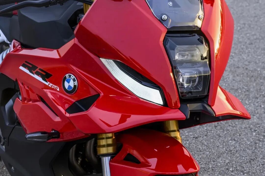 宝马F450RR海外上市,国内预计7万+:先别急着等,前代310RR落地5万,如今二手只剩一万多